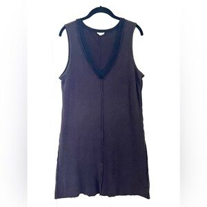 Pol Black Ribbed Sleeveless V-neck Shift Dress, Sz S (P2P 19”)